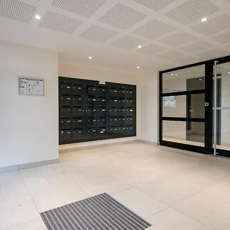 Studio With Sea Glimpse In Beausoleill ! Апартаменты *